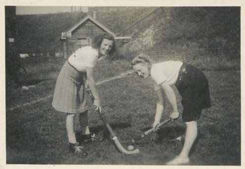 008_1946_Mariet_the_hockey_player_younger_years