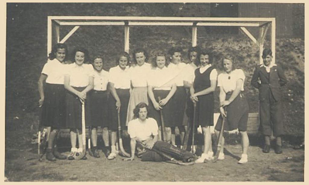 1947-48 Mariets Hockey Team - Weert